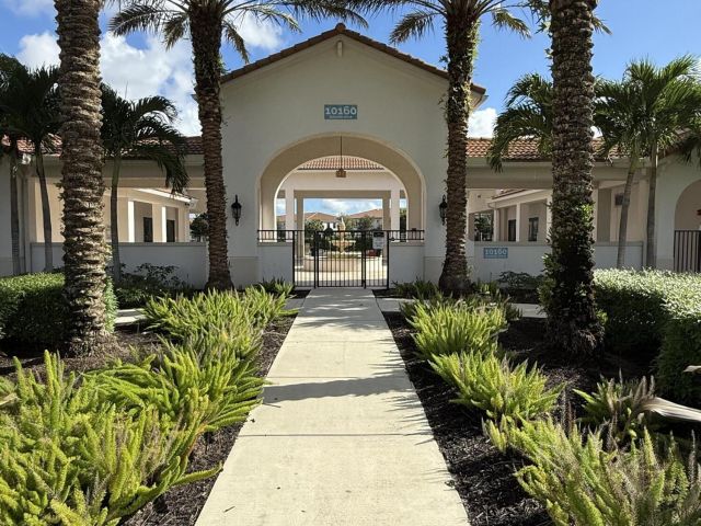 Home for rent at 9932 Brickhill Drive - photo 6797091