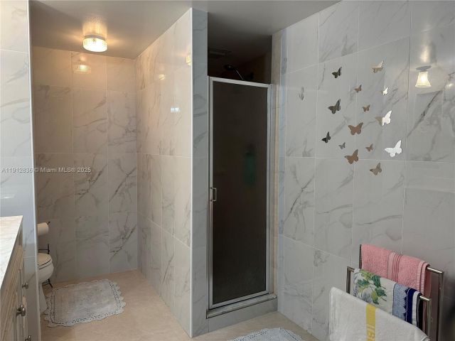 1-bedroom condo for sale in Hallandale Beach - 1865 S Ocean Dr 6H - MondialRealty