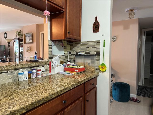 1-bedroom condo for sale in Hallandale Beach - 1865 S Ocean Dr 6H - MondialRealty
