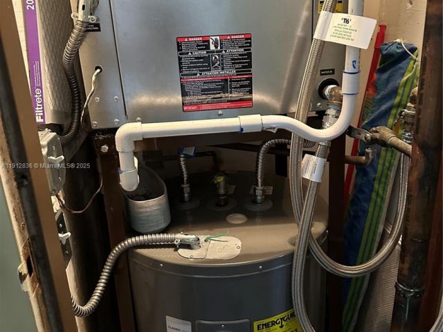 1-bedroom condo for sale in Hallandale Beach - 1865 S Ocean Dr 6H - MondialRealty