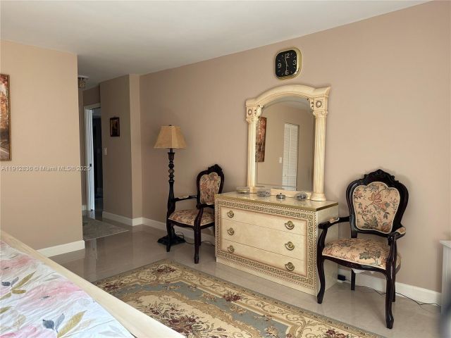 1-bedroom condo for sale in Hallandale Beach - 1865 S Ocean Dr 6H - MondialRealty