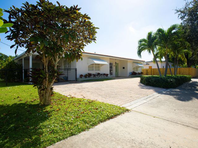 Home for sale at 7614 S Olive Avenue - photo 6808543