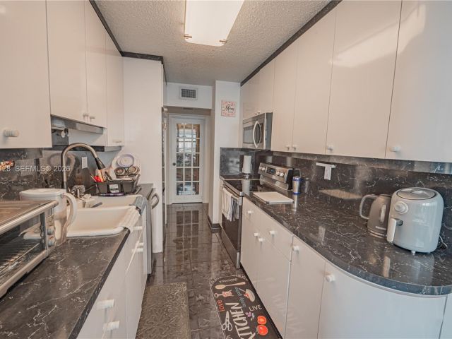 Apartment for sale  Unit #1503 - photo 6799278