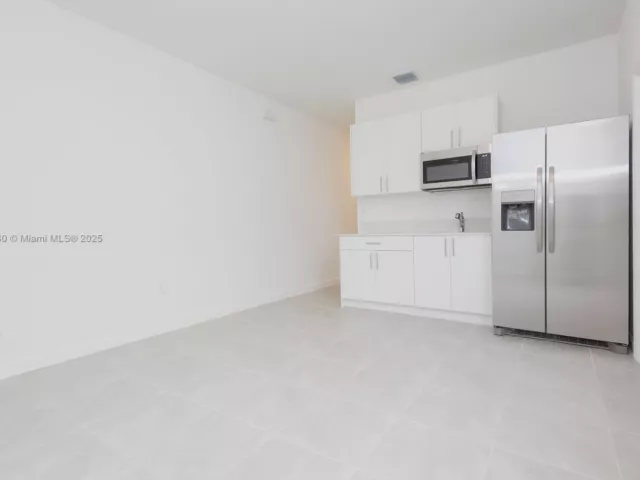 5-bedroom home for rent in Homestead - 2636 SE 8th Ct - MondialRealty