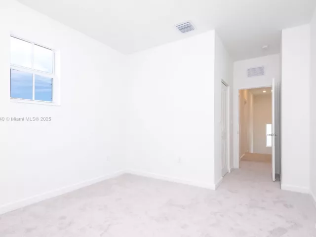 5-bedroom home for rent in Homestead - 2636 SE 8th Ct - MondialRealty