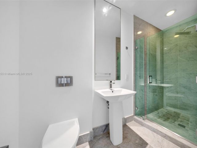 Apartment for rent  Unit #5204 - photo 6794882