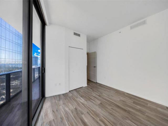 Apartment for rent  Unit #5204 - photo 6794883