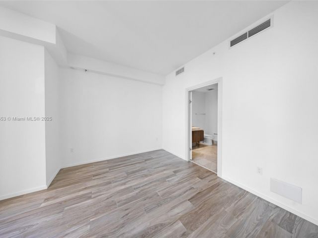 Apartment for rent  Unit #5204 - photo 6794889