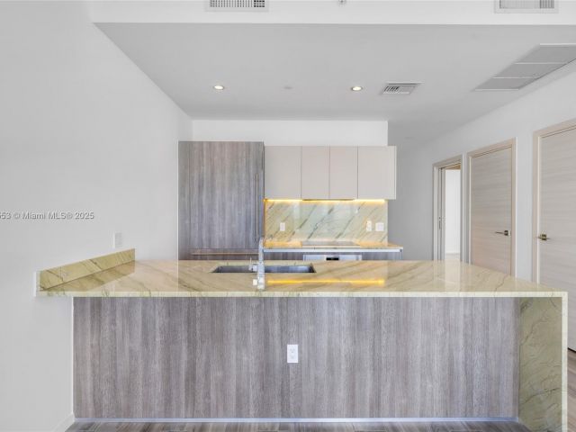 Apartment for rent  Unit #5204 - photo 6794890