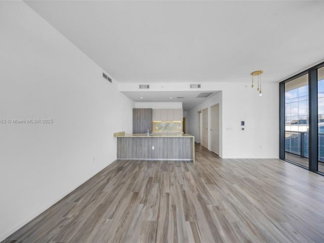 Apartment for rent  Unit #5204 - photo 6794893