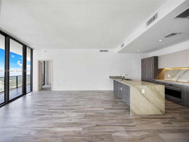 Apartment for rent  Unit #5204 - photo 6794895