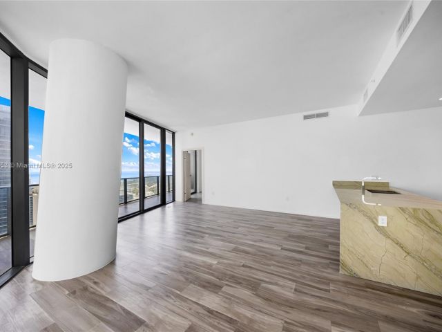 Apartment for rent  Unit #5204 - photo 6794896