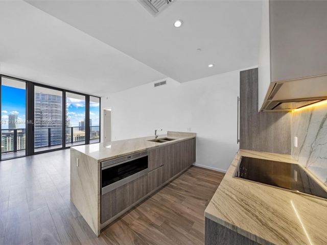 Apartment for rent  Unit #5204 - photo 6794897