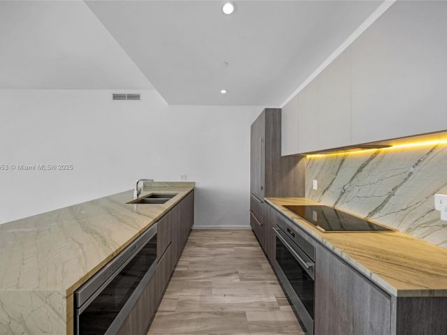 Apartment for rent  Unit #5204 - photo 6794900