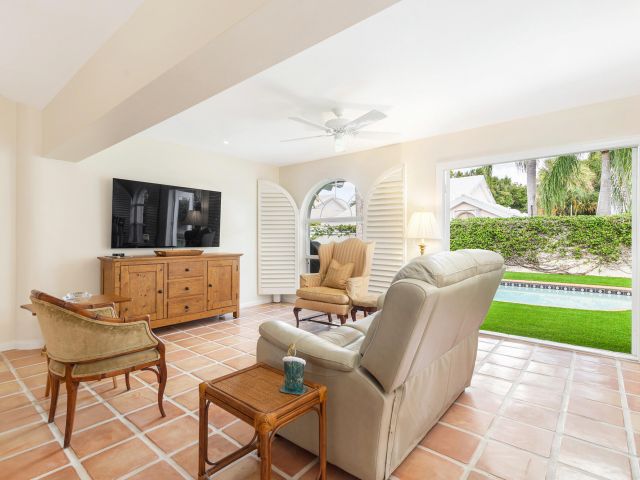 Home for rent at 2725 Meadowlark Lane - photo 6797036