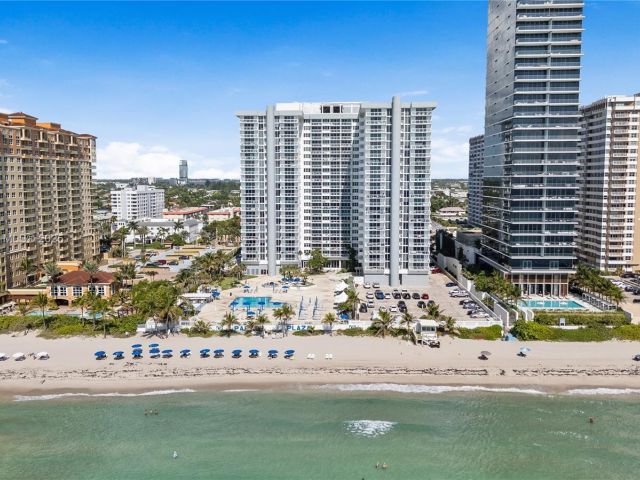 1-bedroom condo for rent in Hallandale Beach - 2030 S Ocean Dr 1716 - MondialRealty