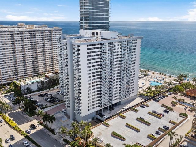 1-bedroom condo for rent in Hallandale Beach - 2030 S Ocean Dr 1716 - MondialRealty