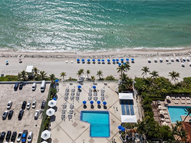 1-bedroom condo for rent in Hallandale Beach - 2030 S Ocean Dr 1716 - MondialRealty