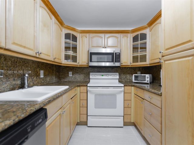 Apartment for sale  Unit #17N - photo 6796932