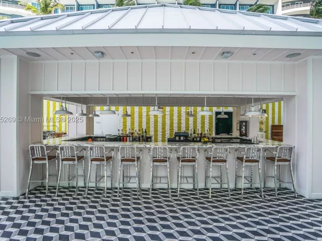 1-bedroom condo for sale in Miami - 1300 S Miami Ave 1407 - MondialRealty