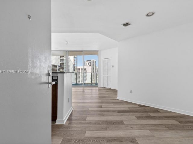 Apartment for sale  Unit #T-2407 - photo 7429964