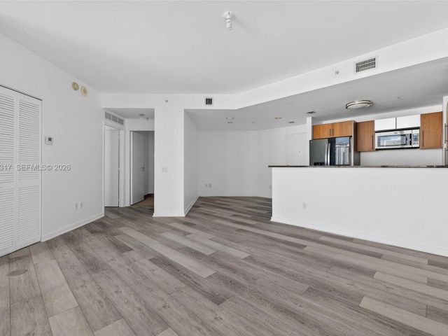 Apartment for sale  Unit #T-2407 - photo 7429974