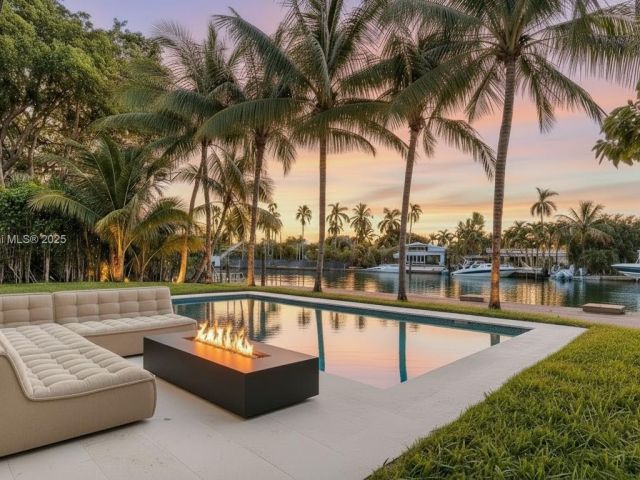 Home for sale at 550 S Shore Dr - photo 7433919