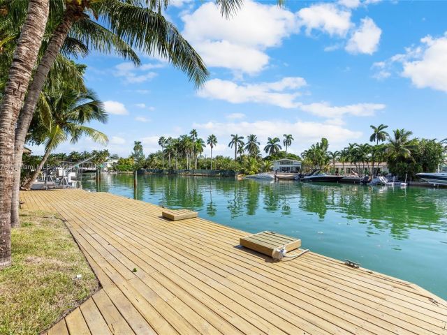 Home for sale at 550 S Shore Dr - photo 7433927