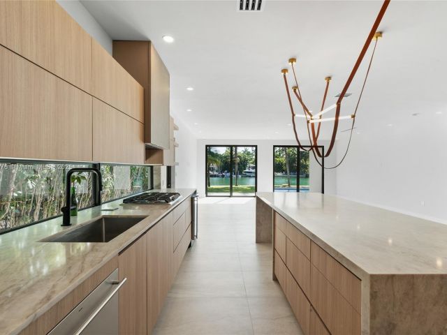 Home for sale at 550 S Shore Dr - photo 7433933