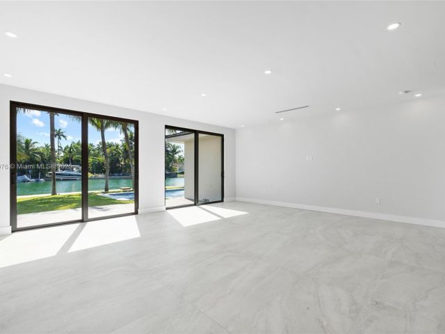 Home for sale at 550 S Shore Dr - photo 7433936