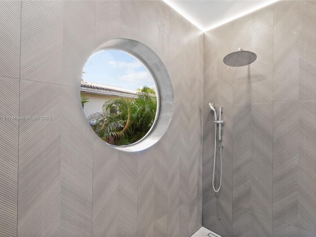 Home for sale at 550 S Shore Dr - photo 7433937