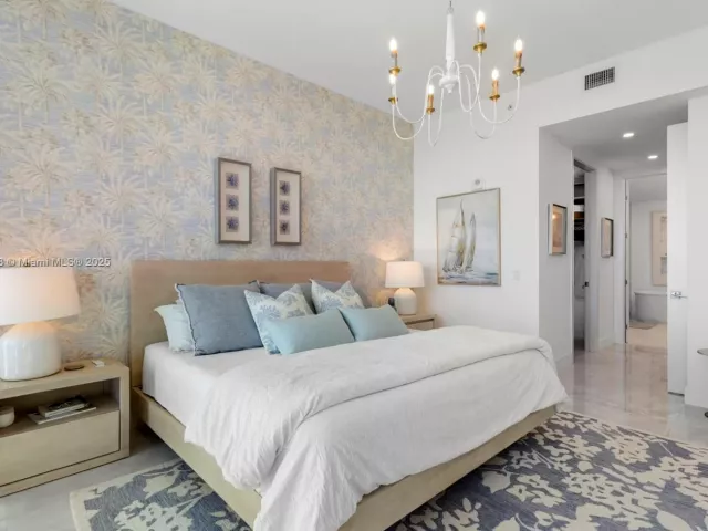 2-bedroom condo for rent in Sunny Isles Beach - 17550 Collins Ave 802 - MondialRealty