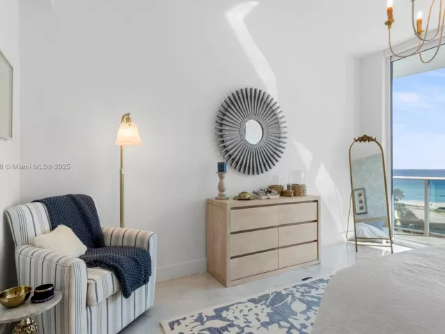 2-bedroom condo for rent in Sunny Isles Beach - 17550 Collins Ave 802 - MondialRealty