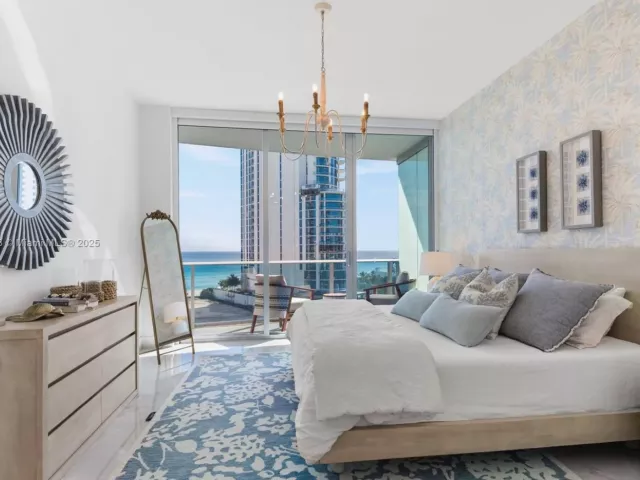 2-bedroom condo for rent in Sunny Isles Beach - 17550 Collins Ave 802 - MondialRealty