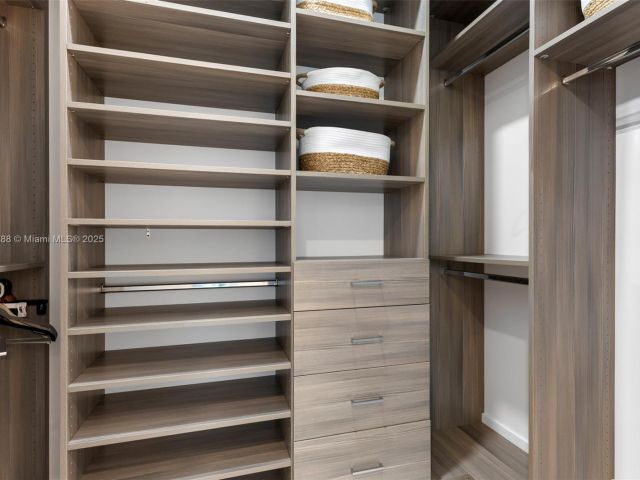 Apartment for rent  Unit #802 - photo 6801619