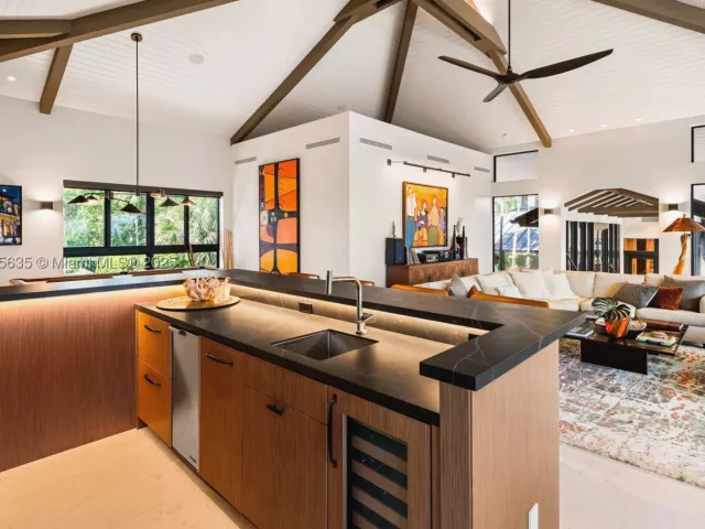 4-bedroom home for sale in Coral Gables - 820 San Pedro Ave - MondialRealty