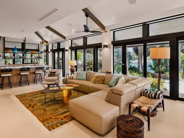4-bedroom home for sale in Coral Gables - 820 San Pedro Ave - MondialRealty