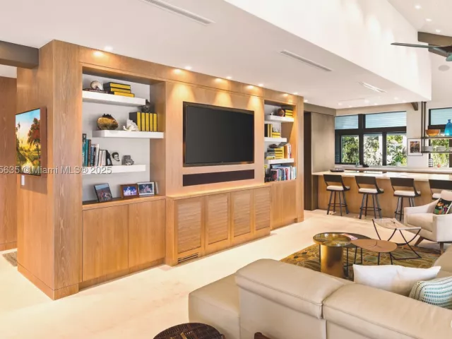 4-bedroom home for sale in Coral Gables - 820 San Pedro Ave - MondialRealty