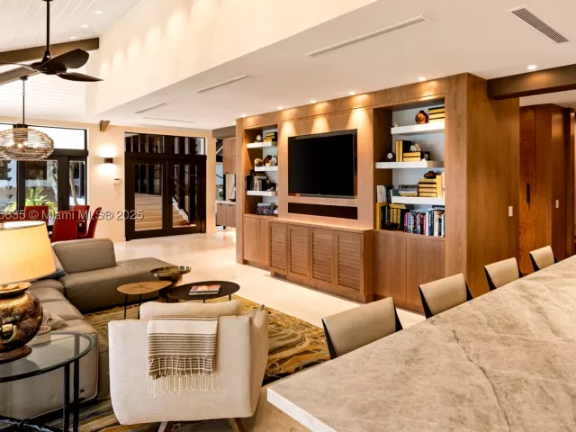 4-bedroom home for sale in Coral Gables - 820 San Pedro Ave - MondialRealty