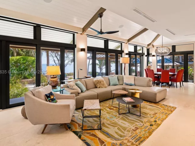 4-bedroom home for sale in Coral Gables - 820 San Pedro Ave - MondialRealty