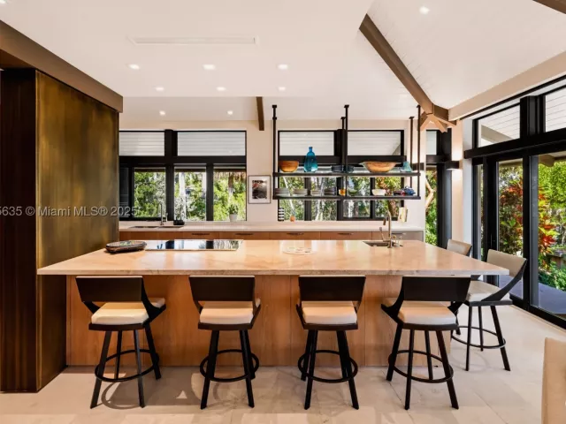 4-bedroom home for sale in Coral Gables - 820 San Pedro Ave - MondialRealty