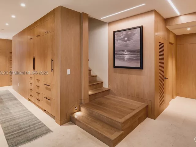 4-bedroom home for sale in Coral Gables - 820 San Pedro Ave - MondialRealty