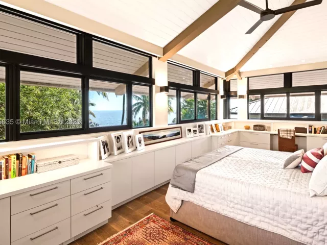 4-bedroom home for sale in Coral Gables - 820 San Pedro Ave - MondialRealty