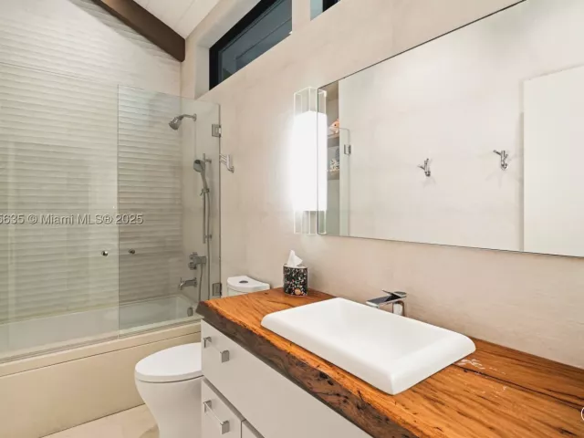 4-bedroom home for sale in Coral Gables - 820 San Pedro Ave - MondialRealty
