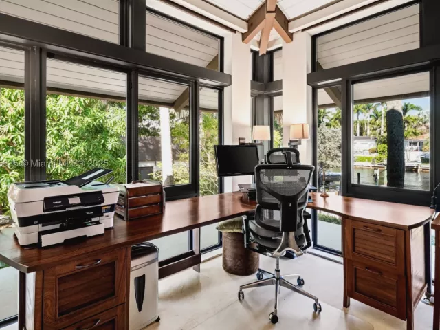 4-bedroom home for sale in Coral Gables - 820 San Pedro Ave - MondialRealty