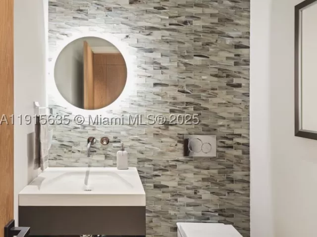 4-bedroom home for sale in Coral Gables - 820 San Pedro Ave - MondialRealty