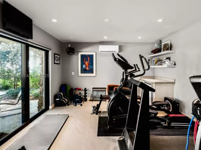 4-bedroom home for sale in Coral Gables - 820 San Pedro Ave - MondialRealty