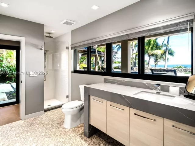 4-bedroom home for sale in Coral Gables - 820 San Pedro Ave - MondialRealty