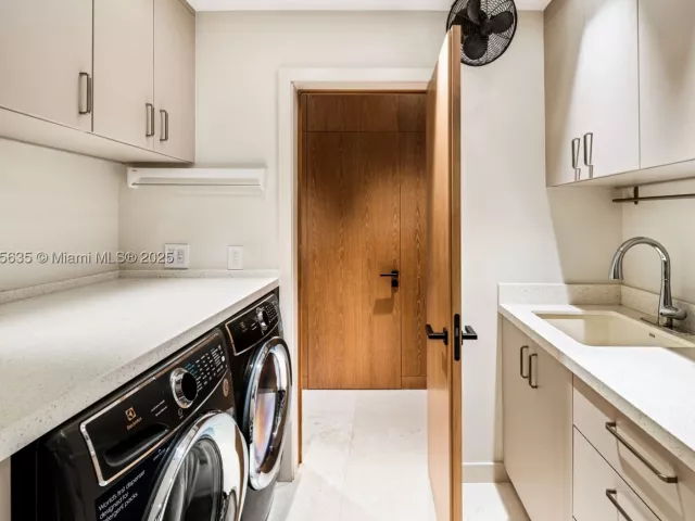 4-bedroom home for sale in Coral Gables - 820 San Pedro Ave - MondialRealty