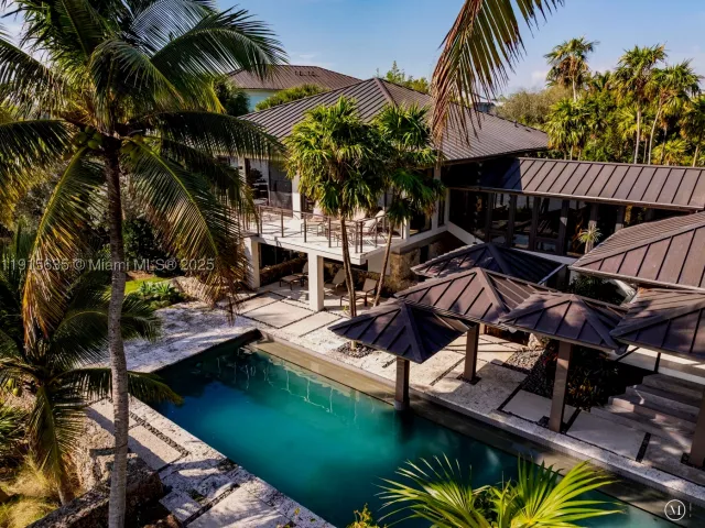 4-bedroom home for sale in Coral Gables - 820 San Pedro Ave - MondialRealty